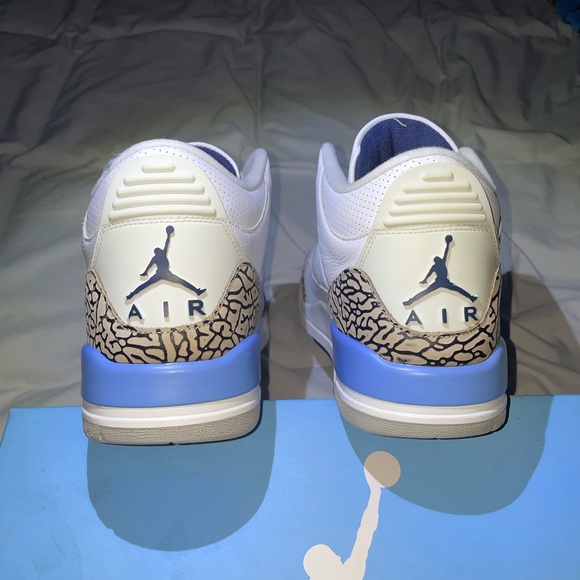 Air Jordan 3 Retro ‘UNC’ - Picture 4 of 8